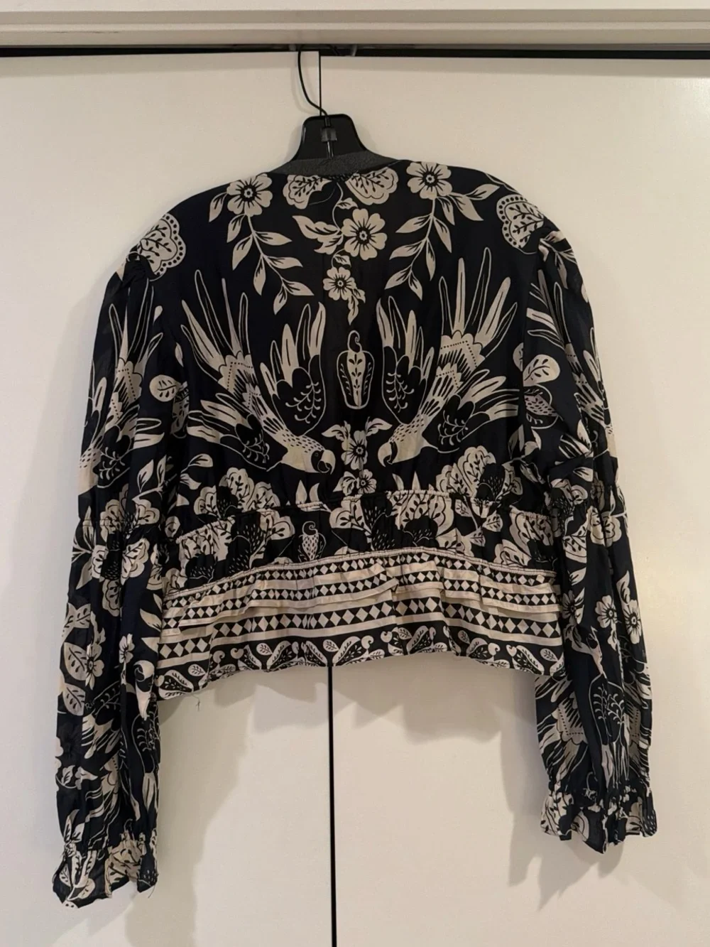 FARM Rio Black and Cream Printed Puff-Sleeve Cropped Blouse